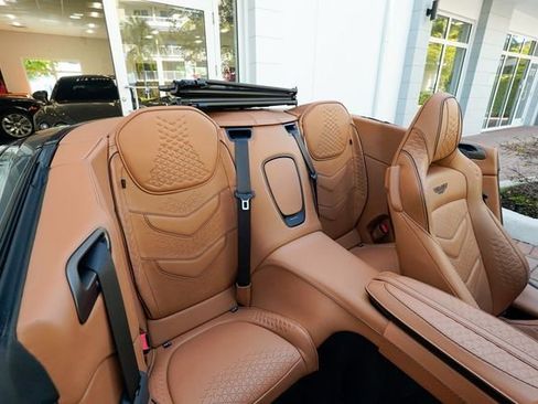 Used 2023 Aston Martin DBS Volante image 96
