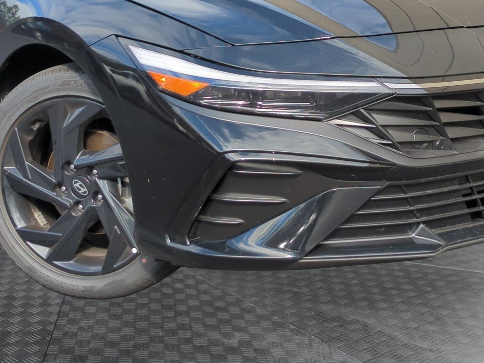 Certified 2026 Hyundai Elantra SEL Sport FWD image 17