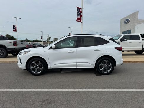 Used 2023 Ford Escape ST-Line Select w/ Class II Trailer Tow Package AWD/4WD image 5