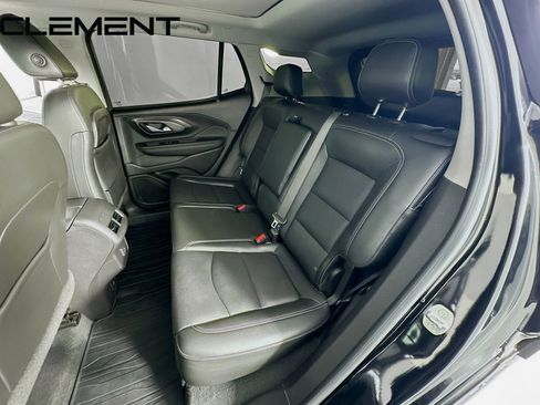 Used 2022 GMC Terrain SLT image 32