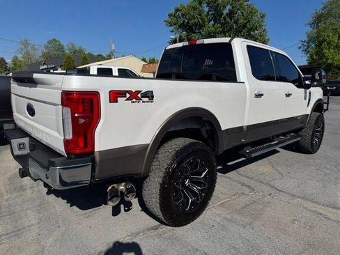 Used 2017 Ford F250 Lariat w/ Lariat Ultimate Package AWD/4WD image 2