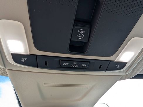 Used 2023 Honda CR-V EX image 12