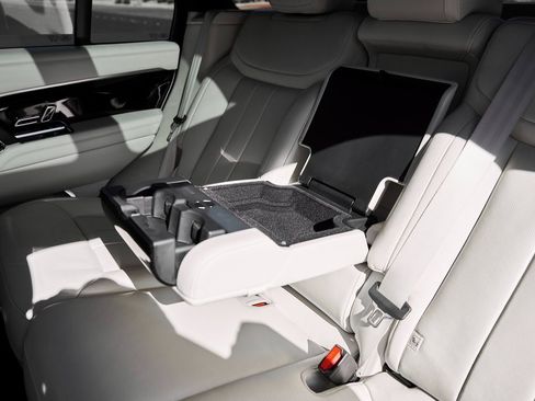 Used 2023 Land Rover Range Rover SE image 47