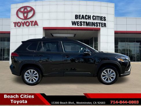 Certified 2022 Toyota Corolla Cross LE w/ Black Badges Package (TMS) image 13