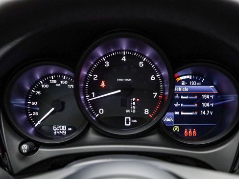 Used 2025 Porsche Macan image 28