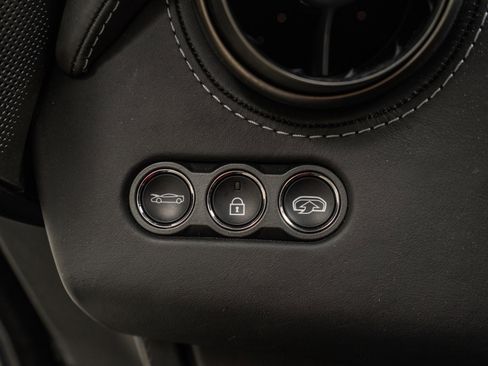 Used 2019 McLaren 720S Luxury image 28