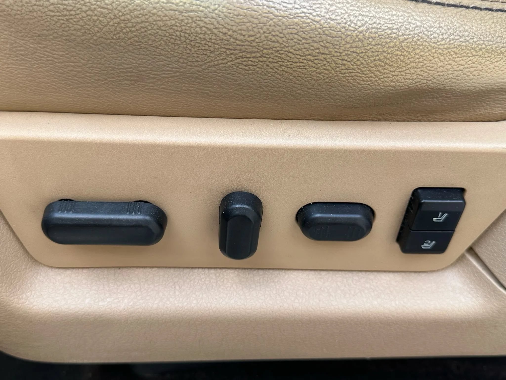 Used 2013 Ford F150 Lariat w/ Mid Equipment Group AWD/4WD image 24