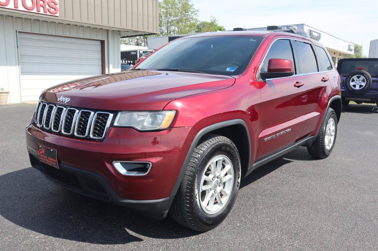 Used 2018 Jeep Grand Cherokee Laredo AWD/4WD image 21