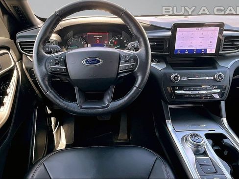 Used 2020 Ford Explorer XLT w/ Equipment Group 202A AWD/4WD image 5