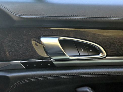 Used 2014 Porsche Panamera image 87