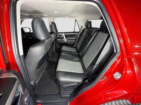 Used 2022 Toyota 4Runner SR5 Premium w/ Moonroof Package AWD/4WD image 27