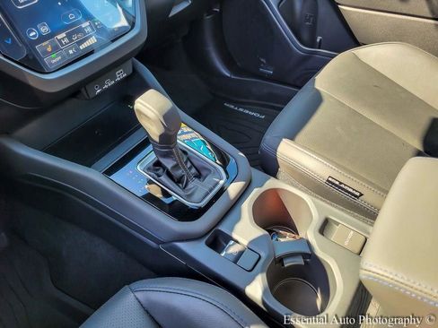 Used 2025 Subaru Forester Limited image 26