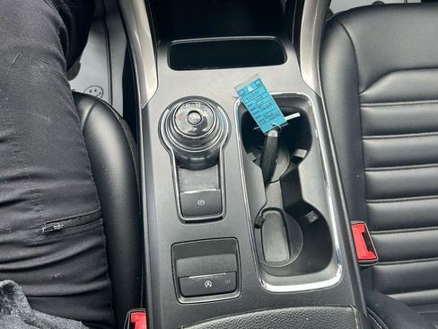 Used 2019 Ford Fusion SEL FWD image 25