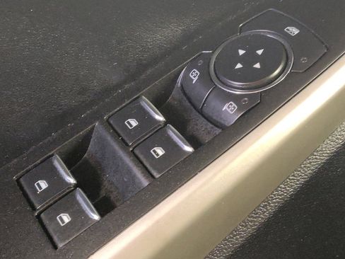 Used 2022 Ford Explorer XLT AWD/4WD image 27