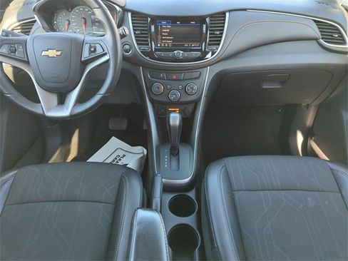 Used 2022 Chevrolet Trax LT w/ Sport Edition image 19