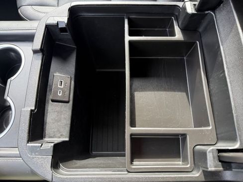 Used 2024 Chevrolet Suburban LT image 24