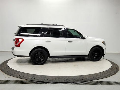 Used 2021 Ford Expedition XLT image 8