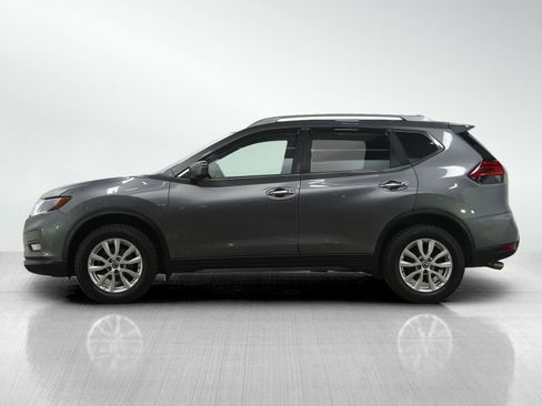 Used 2017 Nissan Rogue SL image 2