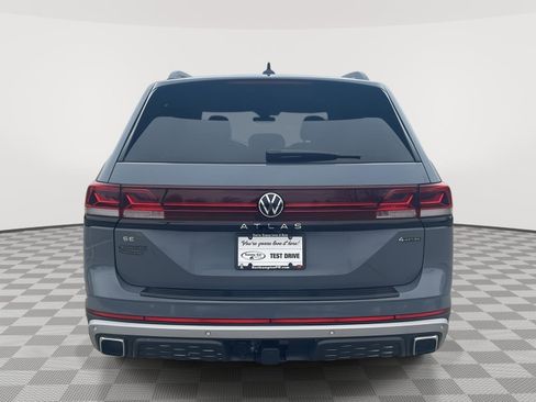 Used 2024 Volkswagen Atlas Peak Edition SE AWD/4WD image 6