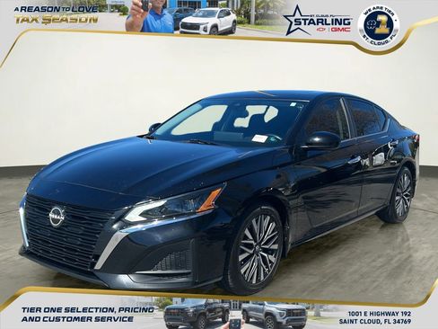 Used 2023 Nissan Altima 2.5 SV w/ SV Premium Package image 1