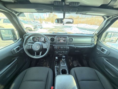 Used 2023 Jeep Wrangler Unlimited Sport image 22