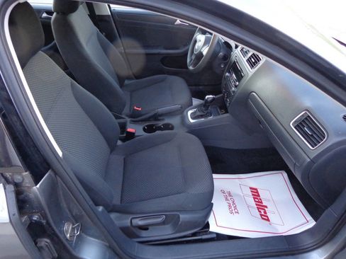 Used 2013 Volkswagen Jetta S image 12