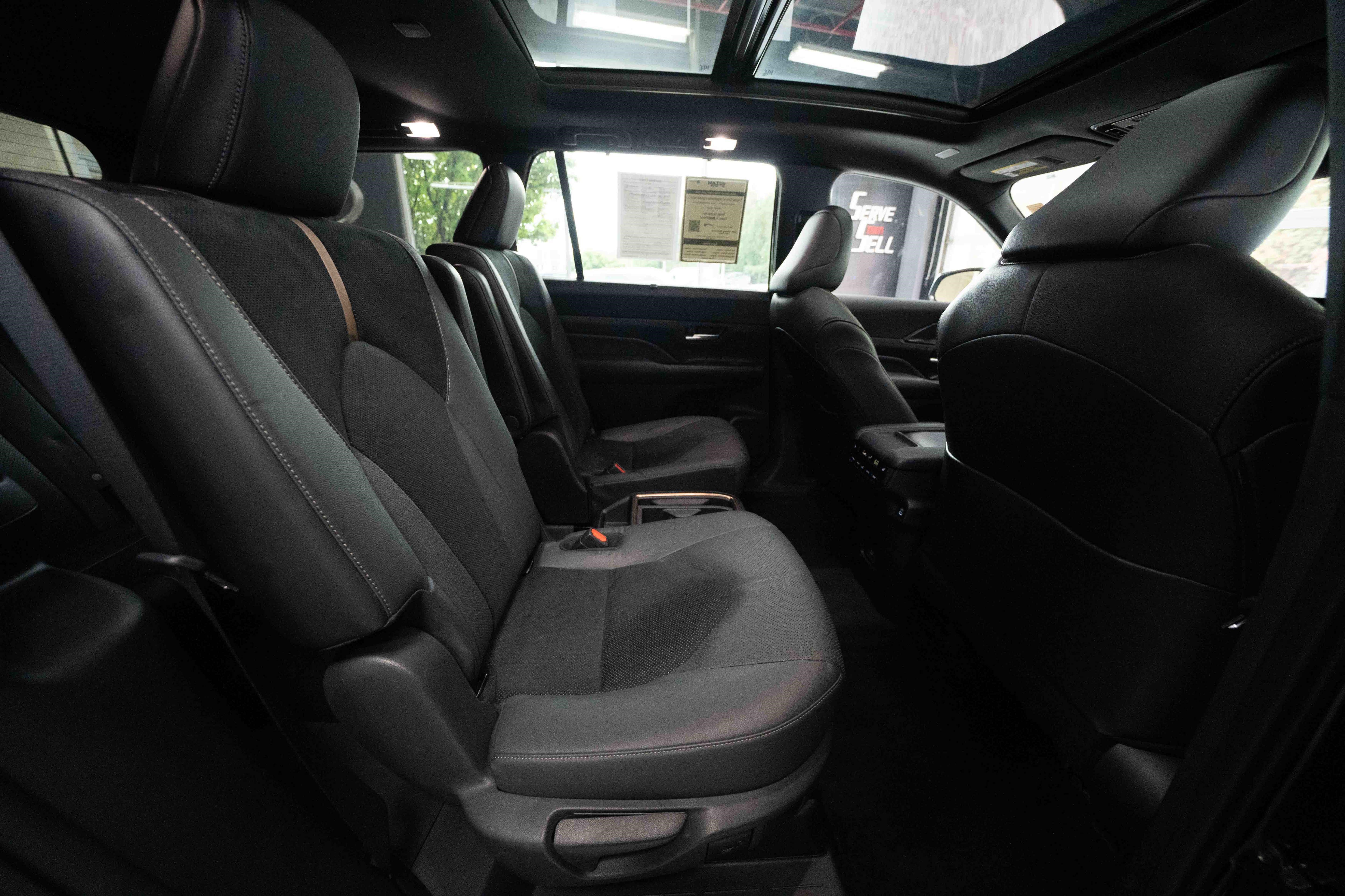 Used 2024 Toyota Grand Highlander AWD Hybrid image 25