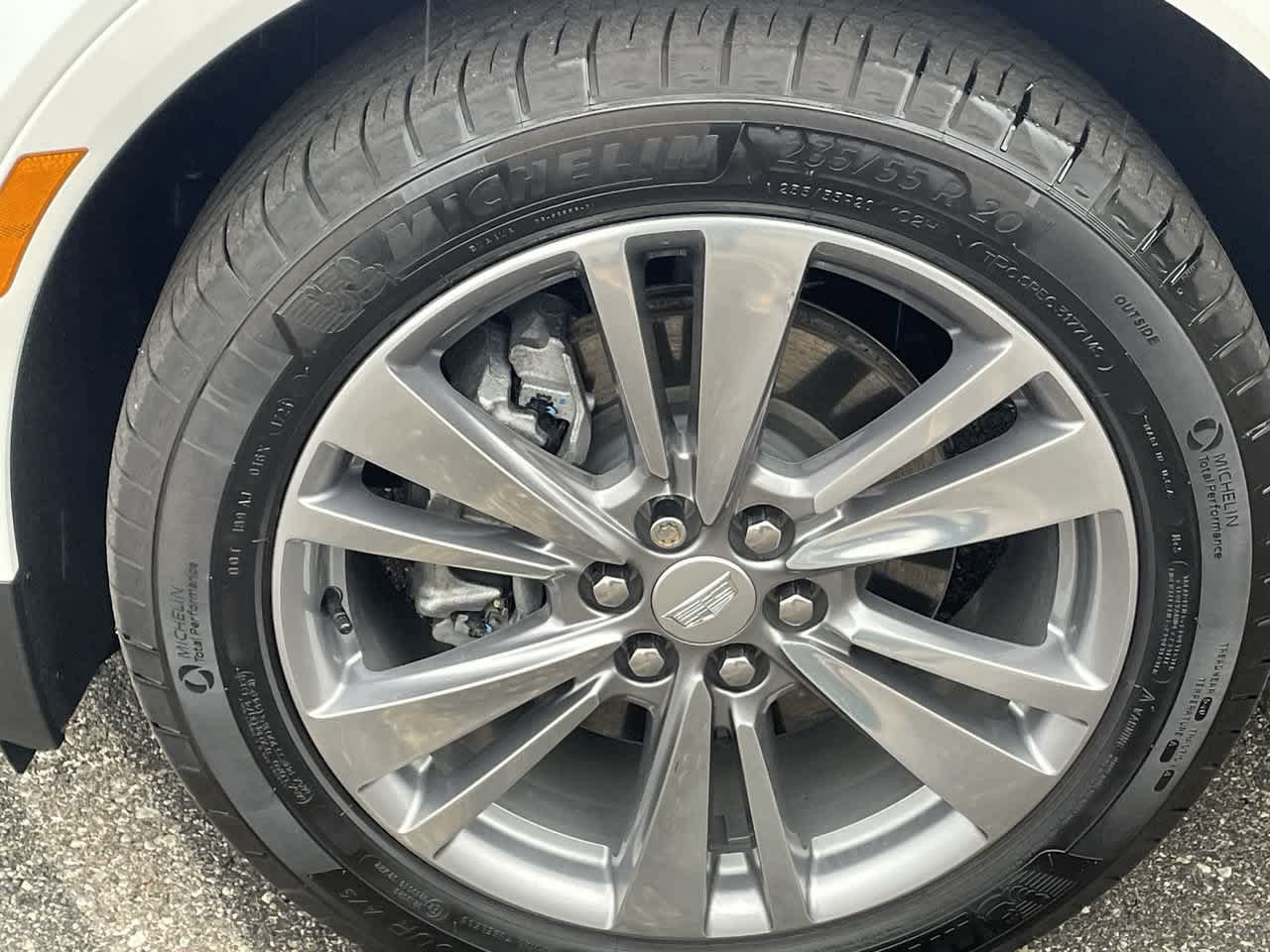 Certified 2025 Cadillac XT5 Premium Luxury AWD/4WD image 39