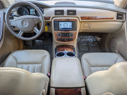 Used 2006 Mercedes-Benz R 350 4MATIC w/ Trim Pkg image 17