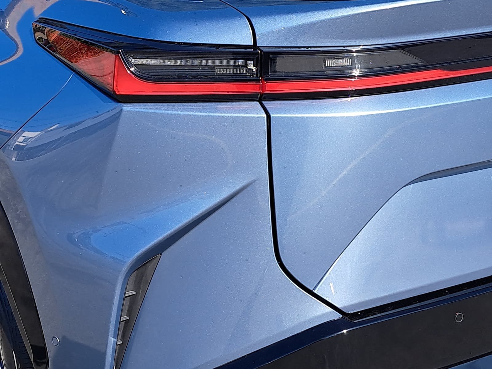 Used 2023 Lexus RZ 450e Premium w/ Technology Package AWD/4WD image 37
