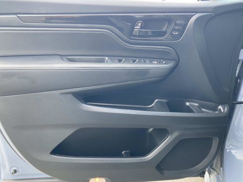 Used 2023 Honda Odyssey Elite image 12