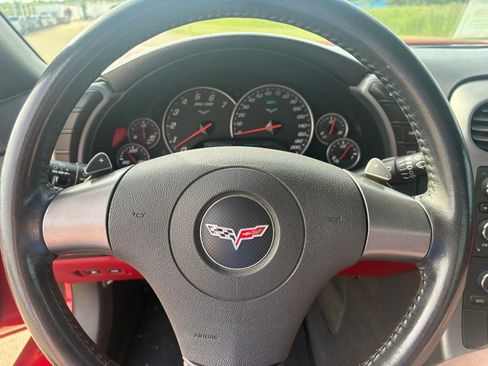 Used 2006 Chevrolet Corvette Convertible RWD image 18