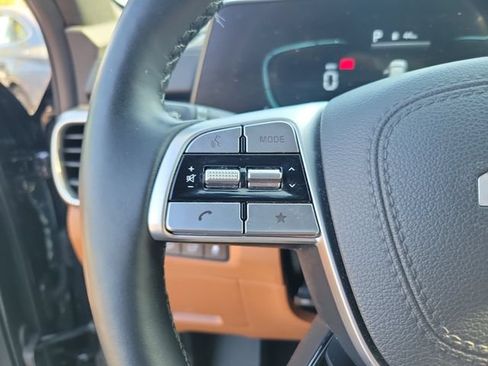 Used 2025 Kia Telluride AWD image 25