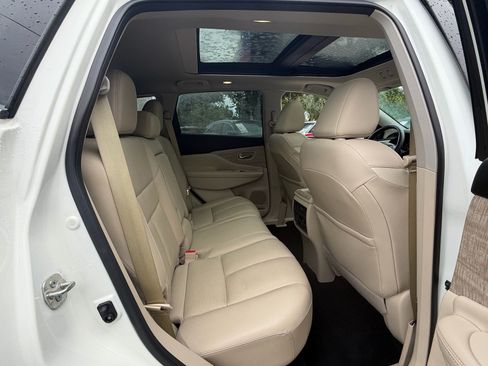 Used 2019 Nissan Murano SL w/ SL Technology Package FWD image 17