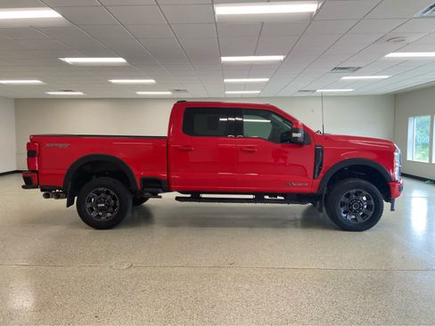 Used 2023 Ford F250 Lariat w/ Sport Appearance Package AWD/4WD image 6