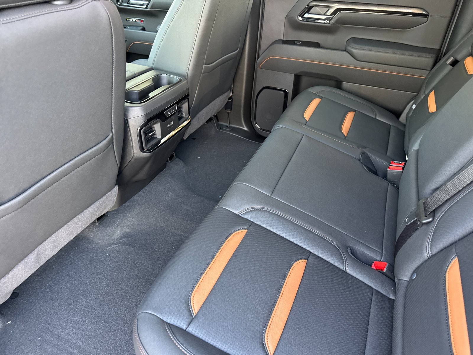 New 2026 GMC Sierra 1500 AT4 w/ AT4 Premium Package AWD/4WD image 12