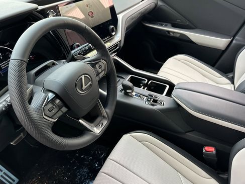 New 2026 Lexus TX 500h AWD image 10