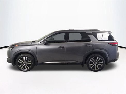 Used 2024 Nissan Pathfinder Platinum AWD/4WD image 8