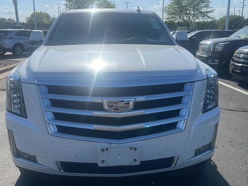 Used 2016 Cadillac Escalade ESV Premium AWD/4WD image 14