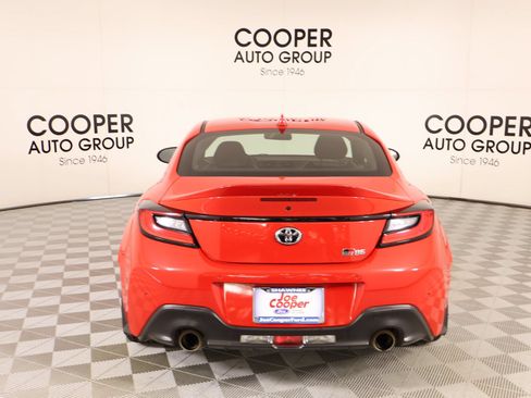 Used 2024 Toyota GR86 Premium RWD image 20