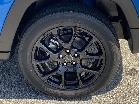 New 2025 Jeep Compass Latitude w/ Sun & Sound Group image 23