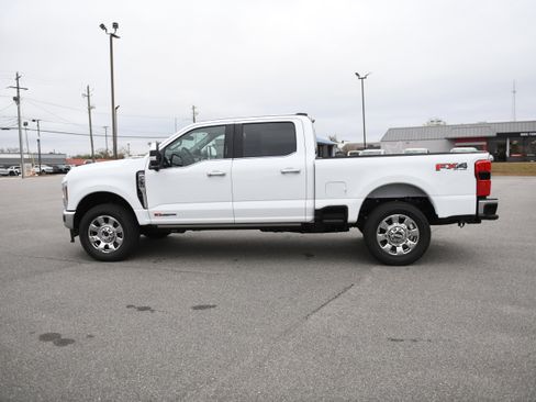 New 2026 Ford F250 Lariat w/ Lariat Premium Package image 16