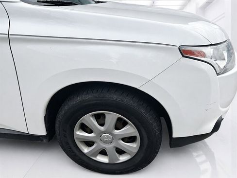 Used 2014 Mitsubishi Outlander ES FWD image 27