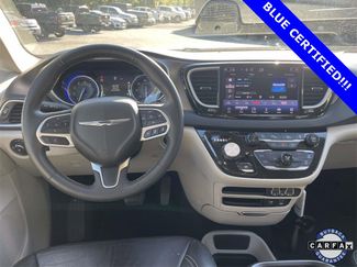 Used 2022 Chrysler Pacifica Touring-L video 2