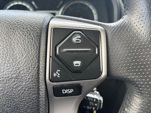 Used 2018 Toyota 4Runner SR5 AWD/4WD image 20