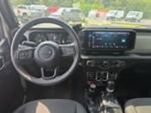 Used 2024 Jeep Wrangler Unlimited AWD/4WD image 26