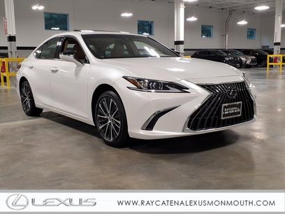 New 2025 Lexus ES 300h w/ Premium Package