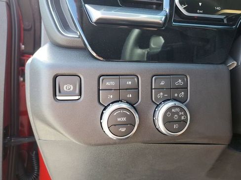 New 2026 GMC Sierra 1500 SLT image 32