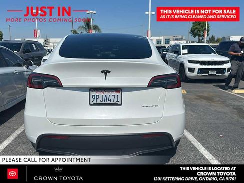 Used 2024 Tesla Model Y Long Range AWD/4WD image 3
