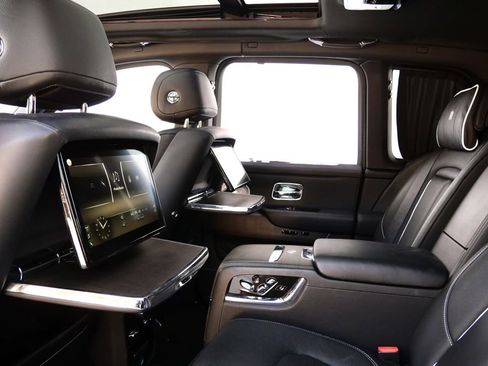 Used 2019 Rolls-Royce Cullinan image 15